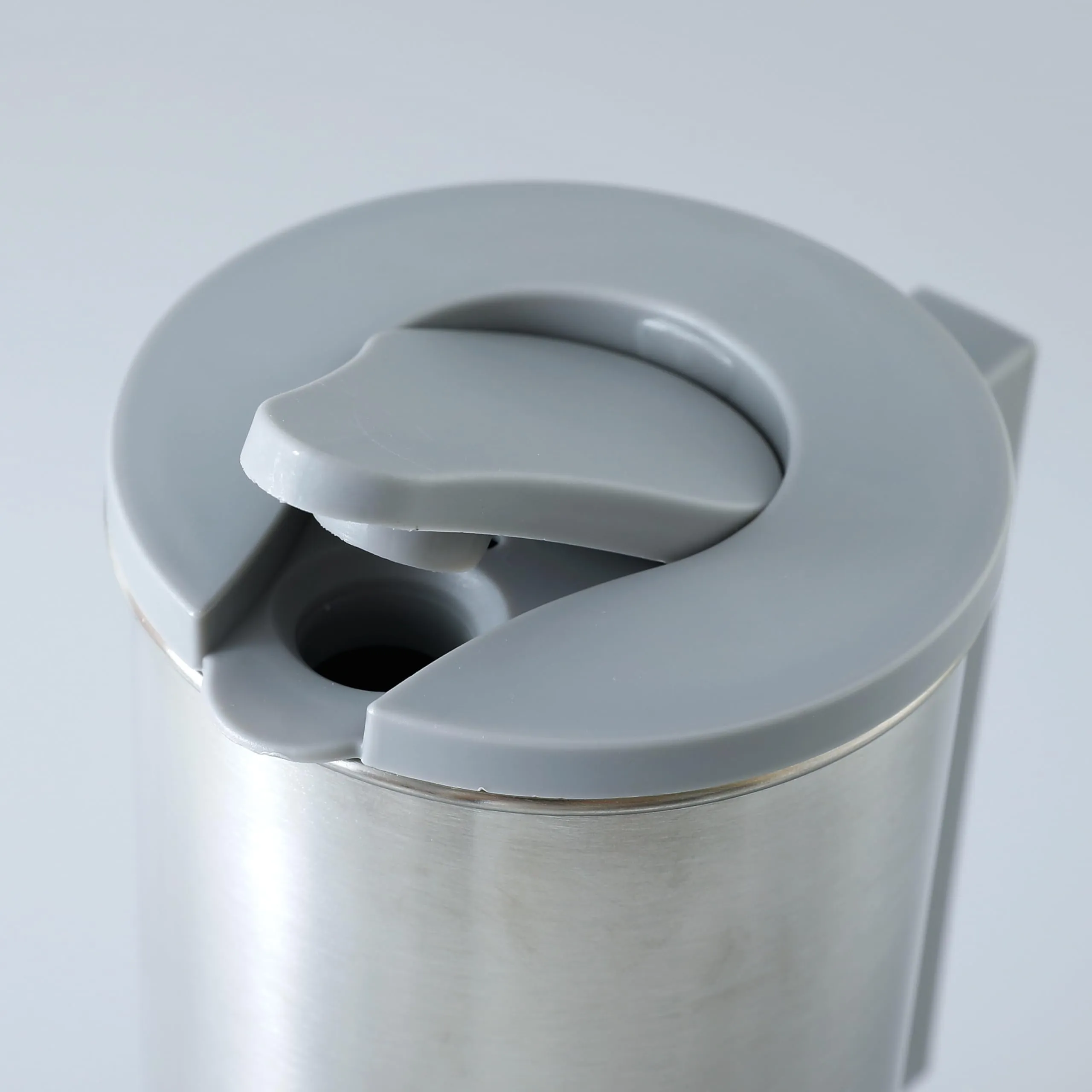 UMAI Oil Dispenser 1600ml | Stainless steel Oil Containers for Kitchen | Oil Pourer | Steel Oil Dispenser Bottle with Cap and Handle | Air-Tight | Spill Proof | Food Grade Oil Container | Oil Drizzler